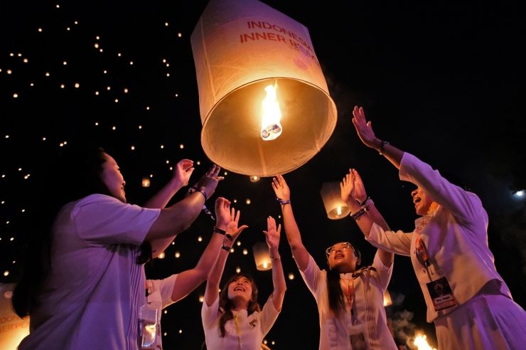 Perayaan Waisak 2026 Ditutup dengan Penerbangan Lampion