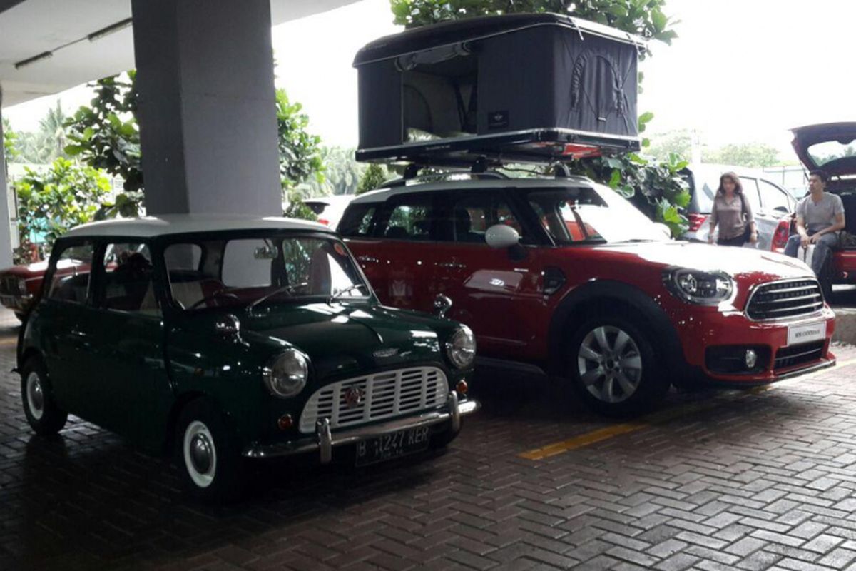 Morris Mini dan BMW Mini berbaur di acara Mini Day