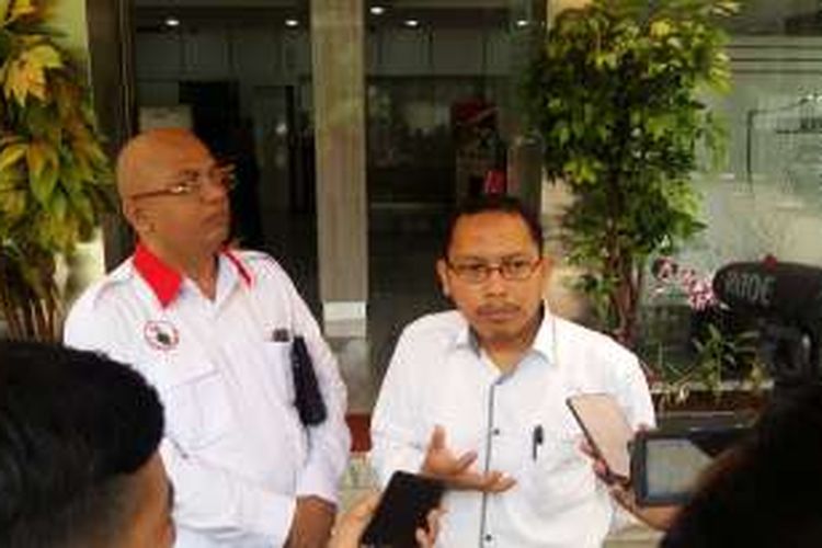 Kuasa hukum Hatta Taliwang dari Advokat Cinta Tanah Air (ACTA), mengajukan penahanan ke Polda Metro Jaya, Senin (12/12/2016).