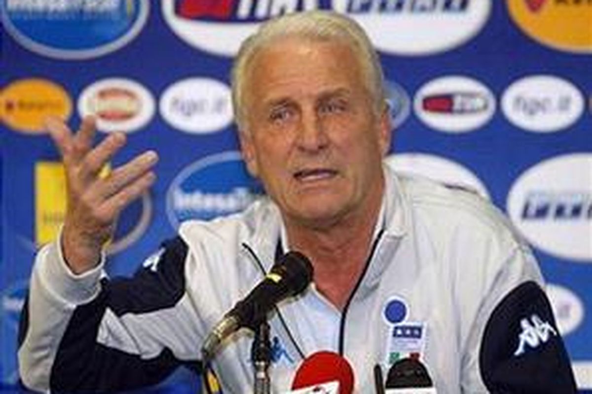 Pelatih timnas Irlandia, Giovanni Trappatoni setuju, Marcello Lippi tak memanggil Antonio Cassano.