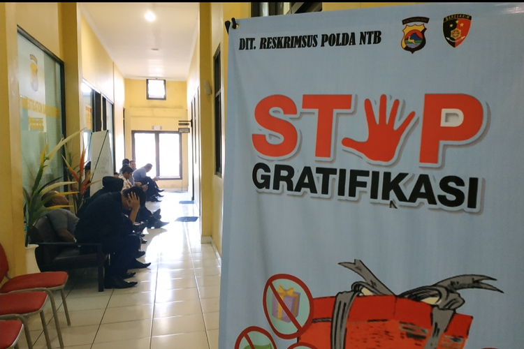 Salah satu ruangan di Aula lantai 2 Gedung Direktorat Kriminal Khusus  (Ditkrimsus) Polda NTB,  tempat tim penyidik KPK meneriksa  6 orang saksi kasus dugaan penanganan perkara penyalahgunaan izin tinggal Warga Negara Asing (WNA), di lingkungan Kantor Imigrasi Mataram, Senin (17/6/2019).