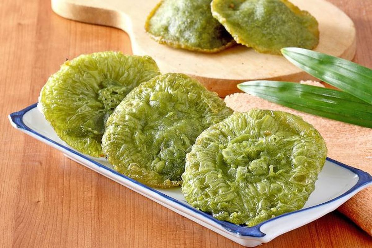 Kue cucur pandan. 