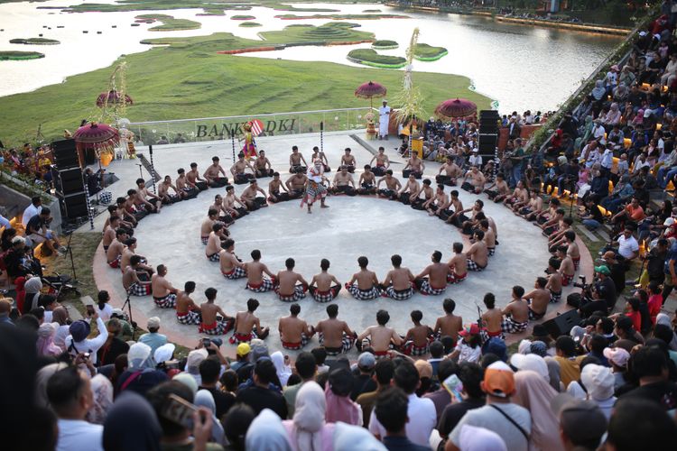 Jangan Salah, Ini Lokasi Pertunjukan Tari Kecak di Taman Mini 