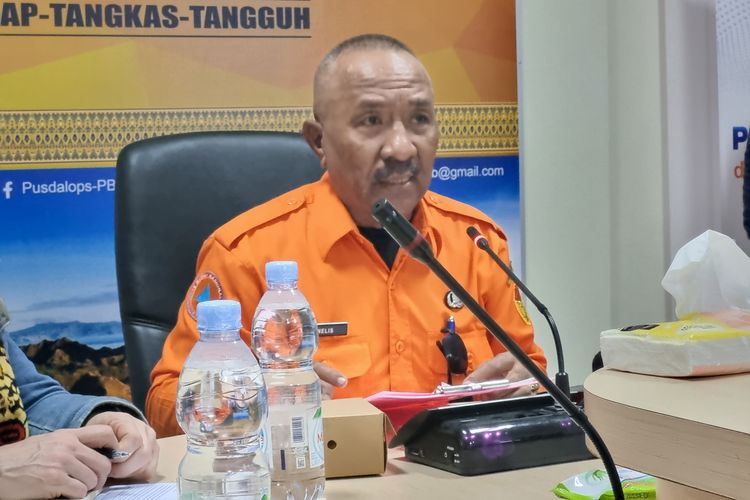 Kepala Pelaksana Badan Penanggulangan Bencana Daerah (BPBD) Provinsi Nusa Tenggara Timur (NTT) Cornelis Wadu saat ditemui di kantor BPBD NTT, Kupang, Selasa (25/6/2024).