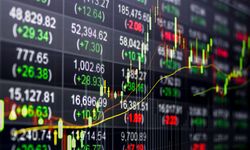 IHSG Anjlok, Analis Sarankan Hindari Saham dari Sektor Teknologi, Semen, Infrastruktur, dan Energi Terbarukan