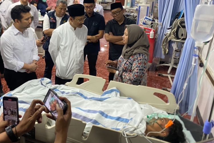 Syehlendra Haical saat dijenguk Mensos RI, Saifullah Yusuf, Sabtu (4/10/2025).