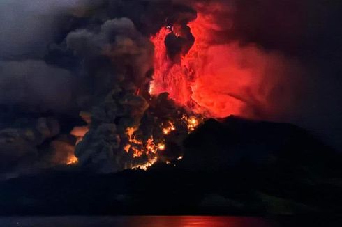 PVMBG Sebut Bom Vulkanik Gunung Ruang Sulut Ancam Pulau Terdekat