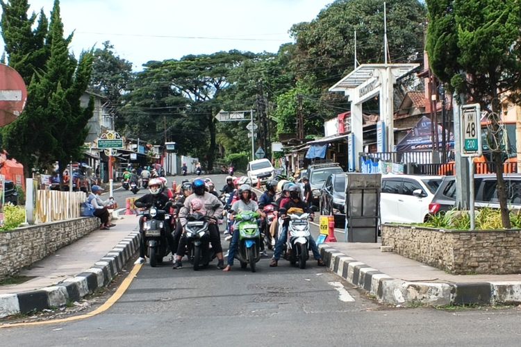 Ini 3 Titik Rawan Macet di Jalur Puncak Bogor Saat One Way Diberlakukan