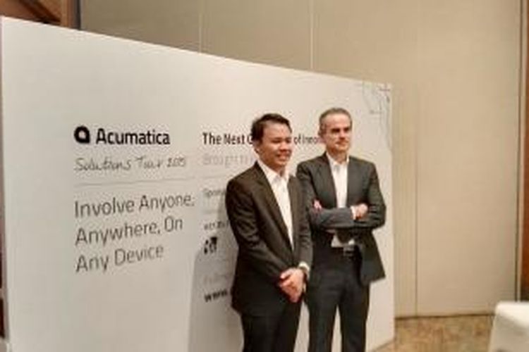 Kiri ke kanan: Kristian Harianja, Partner Enablement Manager JAAS Systems dan Laurent Dedenis, President, International Operations Acumatica. Di sela-sela ajang International Integrated Solutions Providers Tour 2015 di Jakarta, Rabu (21/10/2015).