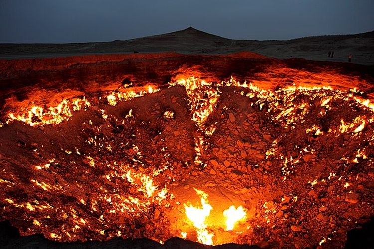 Ilustrasi Gateway To Hell di Turkmenistan