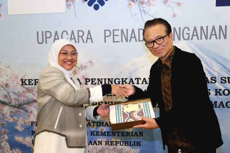 Menteri Ketenagakerjaan (Menaker) Ida Fauziyah dalam acara penandatanganan memorandum of understanding (MoU) antara Kemenaker dan CamCom Group di Tokyo, Jepang pada Selasa (7/11/2023).
