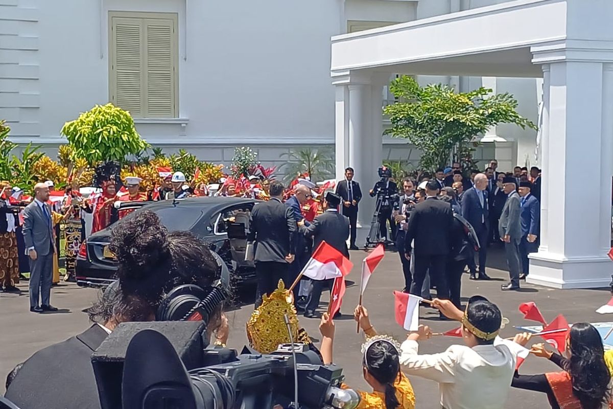 Presiden Turkiye, Recep Tayyip Erdogan tiba di Istana Kepresidenan Bogor, Jawa Barat, Rabu (12/2/2025).
