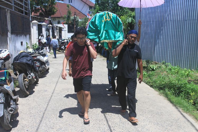 Jenazah M (17) gadis ABG yang ditemukan tewas di sungai Musi, Palembang, Sumatera Selatan, Senin (24/8/2020).