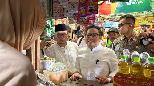 Kunjungi Pasar Grogolan Pekalongan, Cak Imin Sebut Harga Barang Stabil meski Merangkak Naik