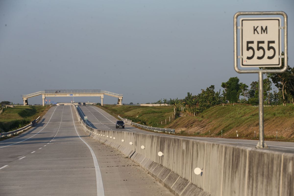 Ruas tol Solo - Ngawi kilometer 555, Ngawi, Jawa Timur, Jumat (24/5/2019). 