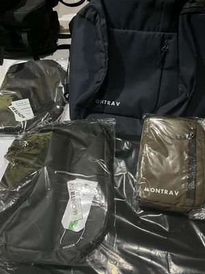 Produk-produk tas yang diproduksi Montrav, milik Gungun Gunawan.