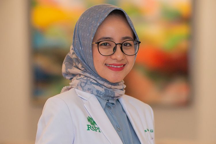 drg. Alana Aluditasari, Sp. K.G.A. Meski hanya sementara, gigi susu yang dibiarkan berlubang bisa mengganggu tumbuh kembang anak hingga pertumbuhan gigi permanen, sehingga dokter mengingatkan orangtua agar tidak menunggu gigi copot baru mulai merawatnya.