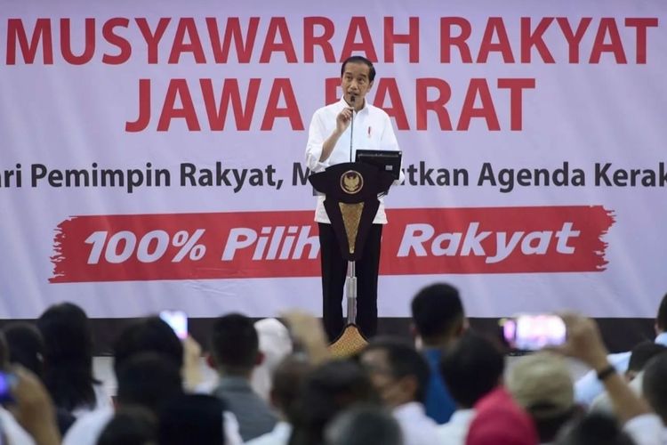 Presiden Joko Widodo saat berpidato di acara Musyawarah Rakyat (Musra) 1 di Arcamanik, Bandung, Jawa Barat, Minggu (28/8/2022).