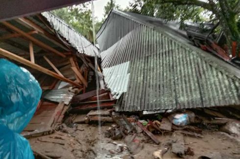 Banjir Bandang di Tanah Datar, 2 Rumah Hancur, Mobil dan Motor Warga Hanyut