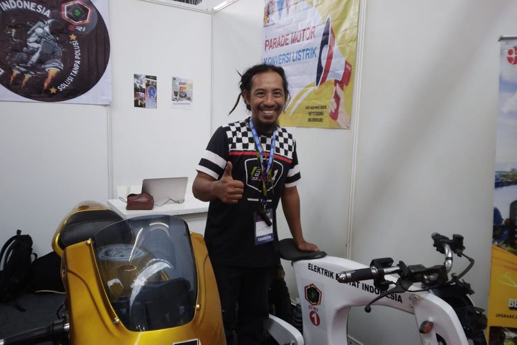 Divo Gimbal, punggawa dari bengkel konversi Electric Rakyat Indonesia