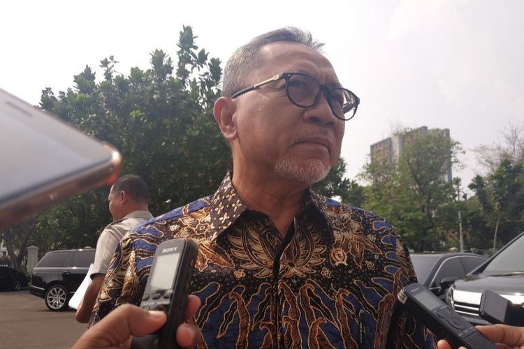 Menteri Perdagangan Zulkifli Hasan (Mendag Zulhas) di Istana Kepresidenan, Senin (20/6/2022). Ia membeberkan memiliki strategi untuk meningkatkan harga TBS kelapa sawit. 