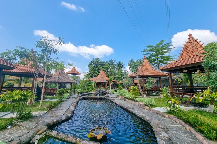 Sibu Resto di Yogyakarta yang berada di tengah taman instagramable.