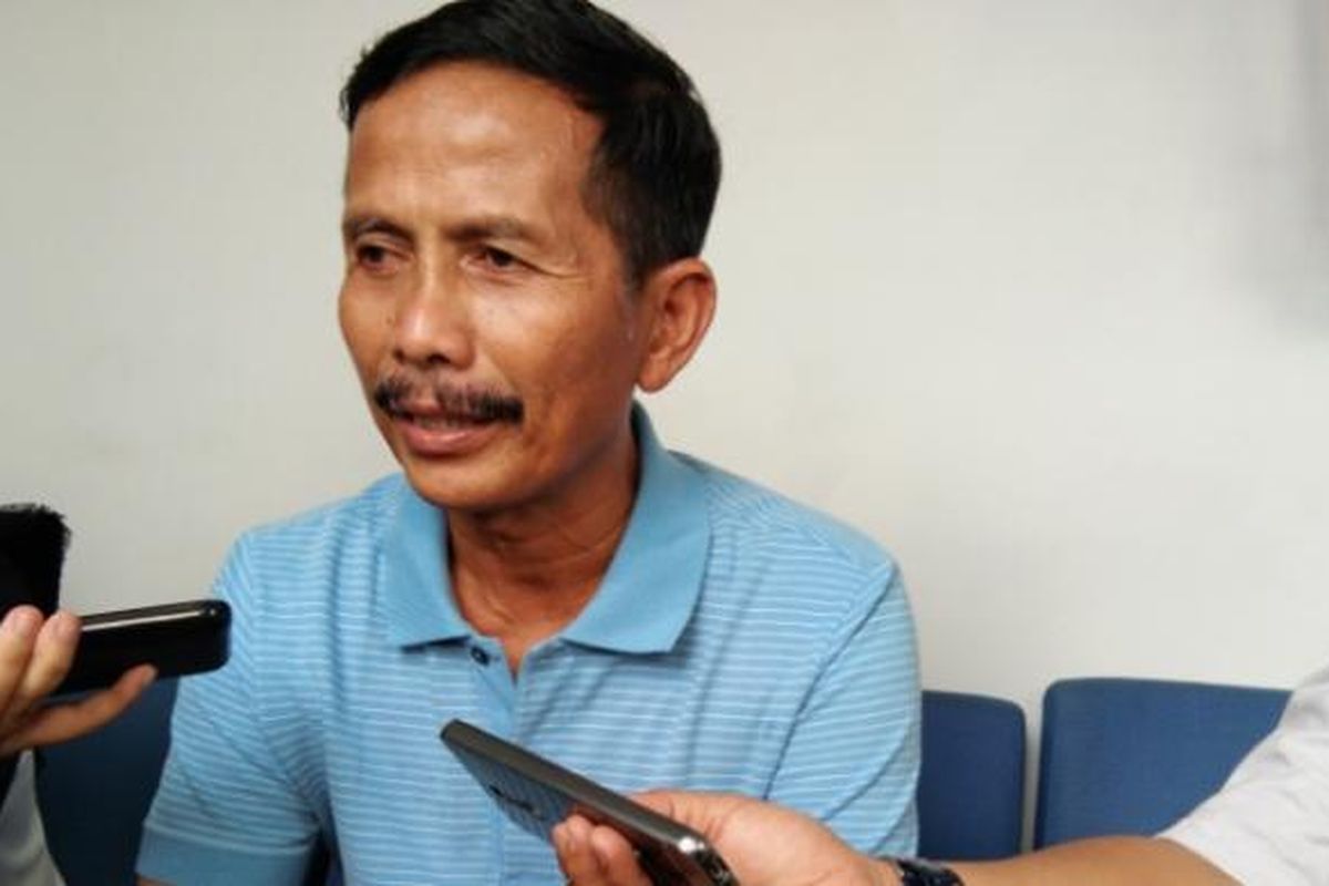 Pelatih Persib Bandung Djadjang Nurjaman saat ditemui wartawan di Mes Persib, Jalan Ahmad Yani,  Bandung, Senin (12/12/2016). KOMPAS.com/DENDI RAMDHANI