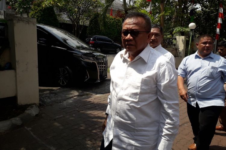 Politikus Partai Gerindra Mohamad Taufik mendatangi mediasi hari kedua penyelesaian sengketa antata dirinya dan KPU DKI Jakarta di Kantor Bawaslu DKI Jakarta, Senin (20/8/2018).