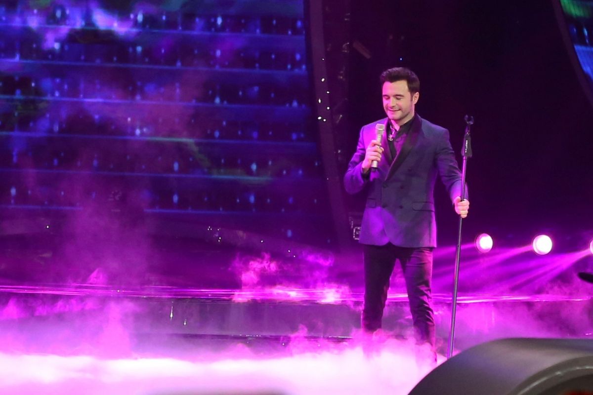 Shane Filan saat tampil di acara Top 7 Indonesian Idol 2018 Studio 11, MNC Studio, Kebon Jeruk, Jakarta Barat, Senin (06/03/2018). Kedatangan Shane Filan Ex Westlife seabagai bintang tamu untuk meramaikan episode Top 7  Indonesian Idol 2018.