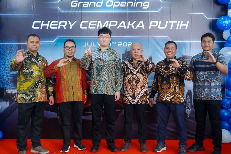 Chery Cempaka Putih