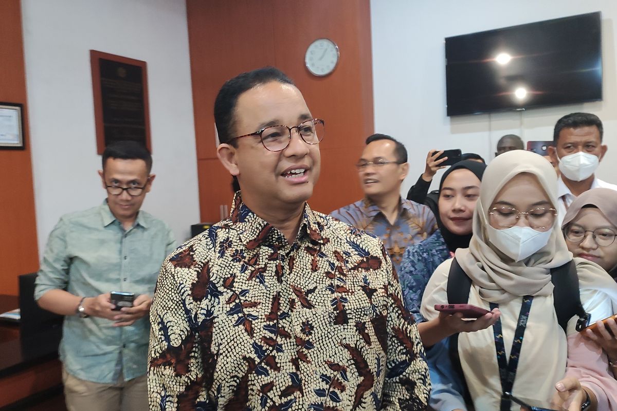 Bakal calon presiden Koalisi Perubahan, Anies Baswedan, setelah menjadi pembicara dalam acara Pusat Riset Masyarakat dan Budaya Badan Riset dan Inovasi Nasional (PMB BRIN), Kamis (5/10/2023).