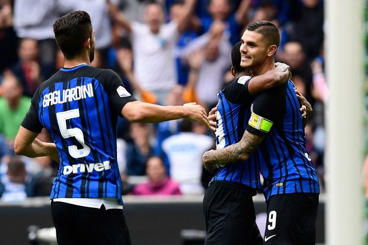 Mauro Icardi merayakan gol Inter Milan ke gawang SPAL 2013 pada pertandingan Serie A di Stadion Giuseppe Meazza, Minggu (10/9/2017).