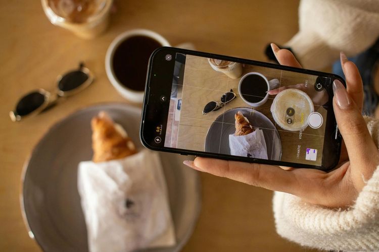 Kafe di Vietnam Punya Cangkir Kopi yang Bisa Dimakan, Ternyata Ini Bahannya