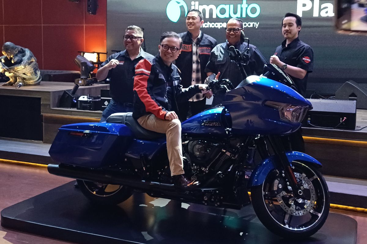 Penandatanganan MoU PT JLM Auto Indonesia dengan PT Plaza Auto Harmoni terkait pembukaan diler Harley-Davidson di Surabaya, Jawa Timur