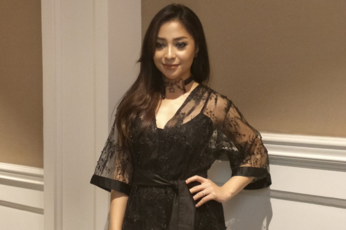 Nikita Willy berpose untuk para peliput di sela acara gala premier film Alas Pati di Metropole XXI, Jakarta Pusat, Senin (21/5/2018) malam.