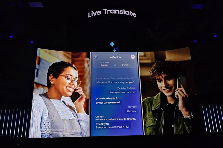 fitur Libe Translate menjadi salah satu fitur di Galaxy AI, yang secara langsung menerjemahkan bahasa saat menelepon.