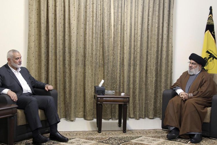 Pemimpin Hizbullah bertemu dengan pemimpin Hamas di Beirut, Lebanon, pada 29 Juni 2021.