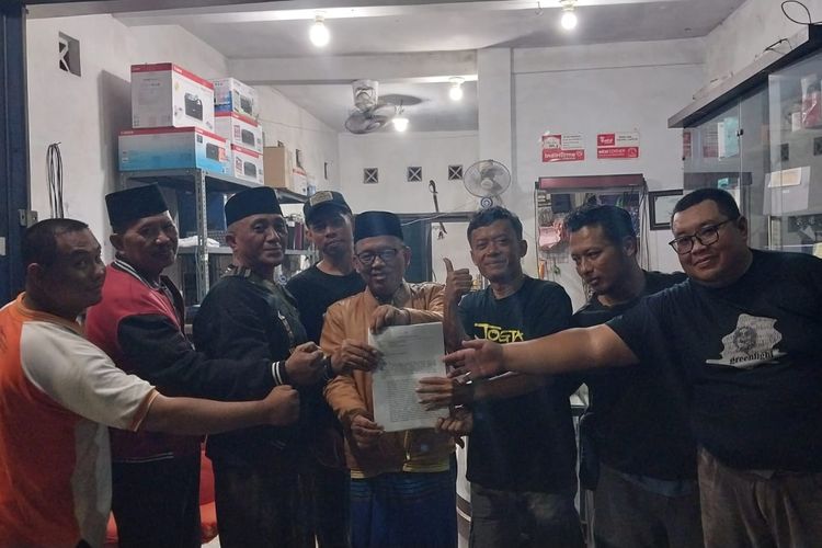 Sejumlah pimpinan partai politik di Kota Pasuruan yang tidak mempunyai kursi di DPRD saat melakukan konsolidasi menjelang pendaftaran Walikota dan Wakil Walikota Tahun 2024