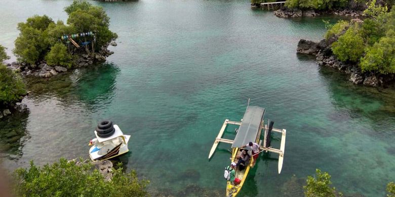 Wisata Tanjung Bongo di Kecamatan Galela, Kabupaten Halmahera Utara, Provinsi Maluku Utara, Senin (16/4/2018).