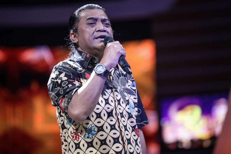 Penyanyi campursari, Didi Kempot saat cek sound sebelum acara program Rosi di Kompas TV di Menara Kompas, Jakarta, Kamis (1/8/2019).