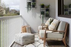 5 Ide Balkon Minimalis yang Sederhana dan Cantik