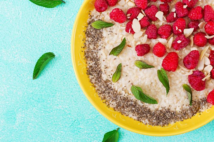 Chia Seeds vs Oat, Mana Lebih Baik untuk Kesehatan Usus?