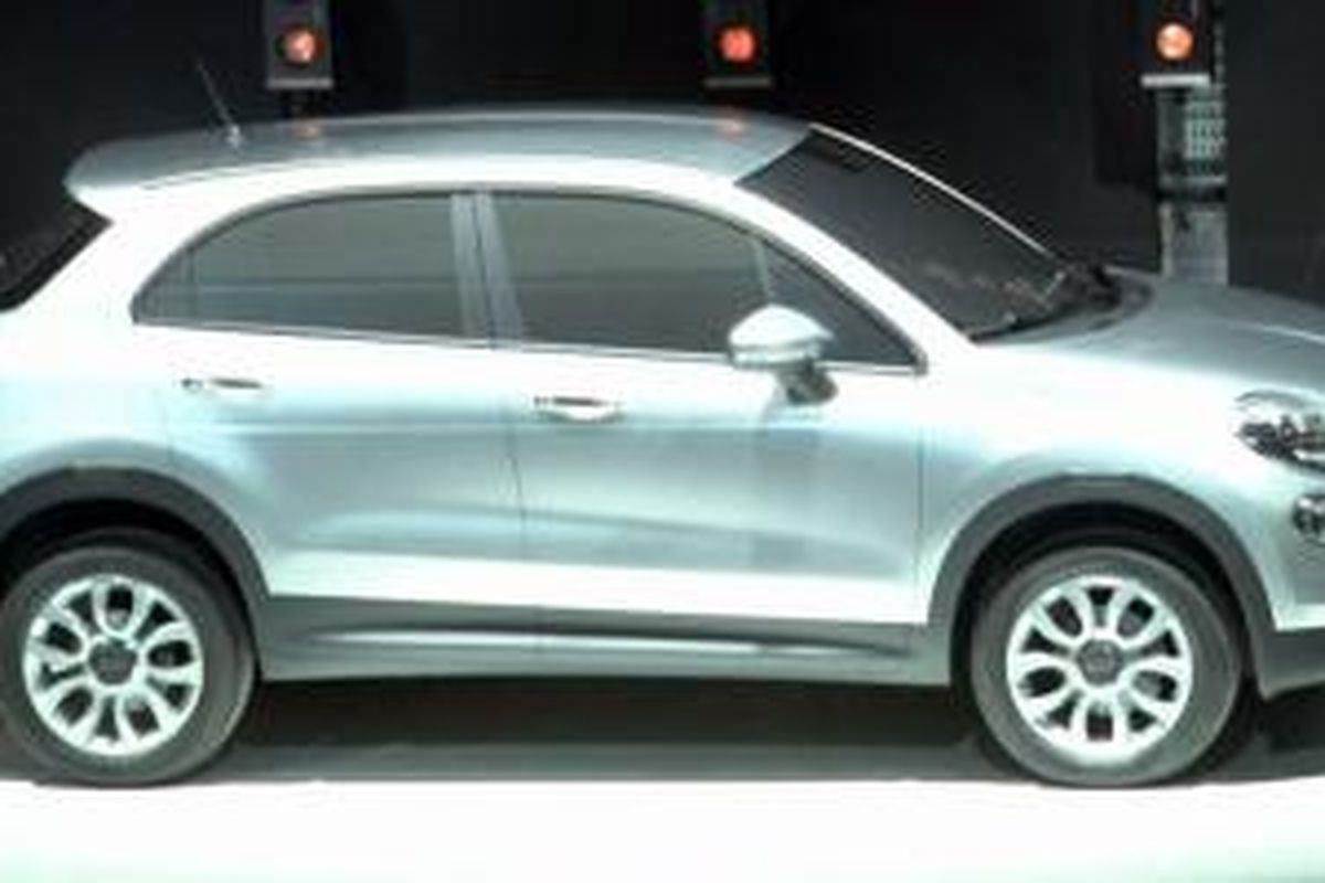 Varian terbaru Fiat 500X siap dipamerkan di Paris Motor Show 2014.