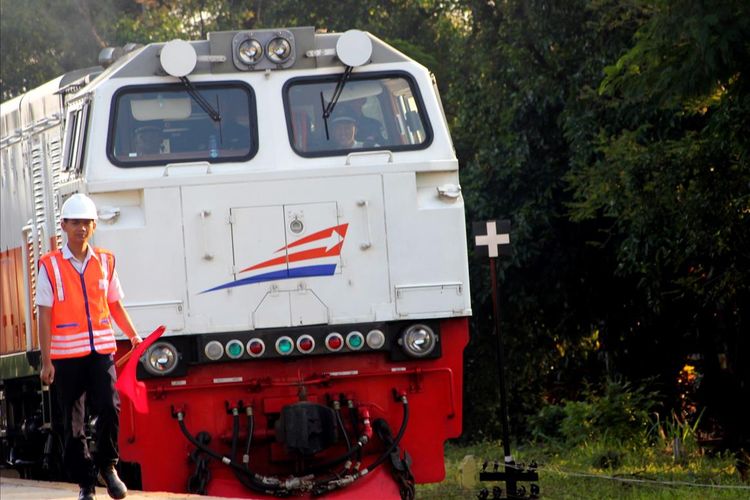 Kereta Api Siliwangi saat ini mulai melayani jalur Ciranjang-Cianjur yang terintegrasi dengan Sukabumi dengan harga tiket tetap, Rp 3.000 untuk semua tujuan. 