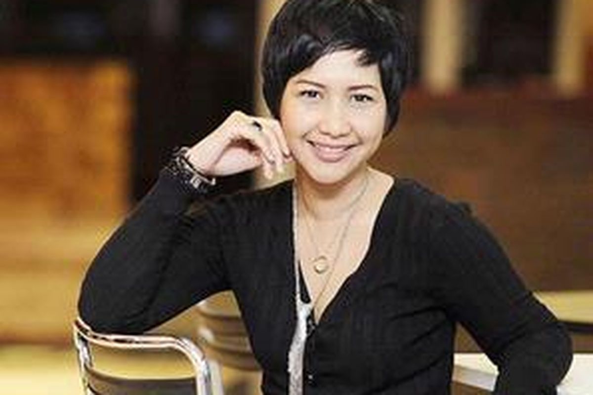 Dinda Nawangwulan, penggagas berdirinya Pink Shimmerinc, sebuah komunitas dan pusat advokasi bagi para penderita kanker payudara untuk saling berbagi dan menebarkan optimisme.