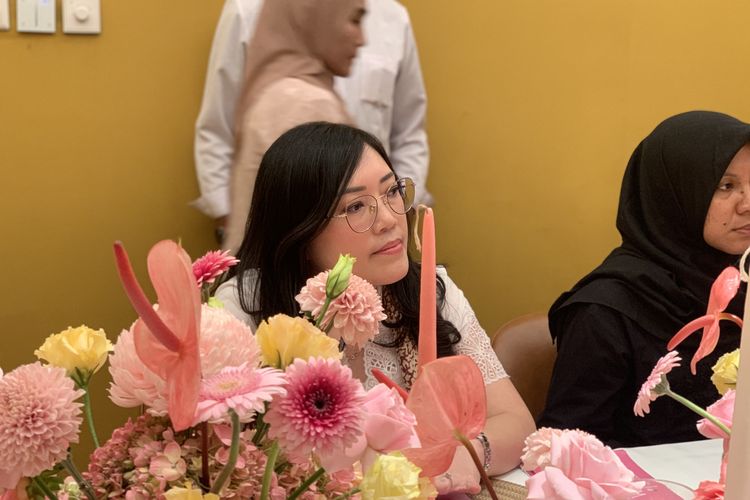 Kitty Chandra sebagai VP Business Development Golden Rama Tours & Travel dalam pertemuan media bertajuk Wanita dan Wisata di Jakarta, Selasa (21/4/2026).