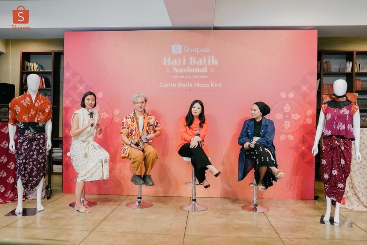 Didiet Maulana dan Shopee bekerja sama dalam kegiatan bertajuk ?Cerita Batik Masa Kini?. 