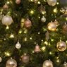 Cara Membersihkan dan Menyimpan Ornamen Natal agar Tahan Lama