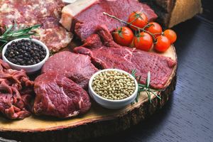 6 Mitos Protein Ini Perlu Berhenti Kamu Percayai, Menurut Ahli Gizi