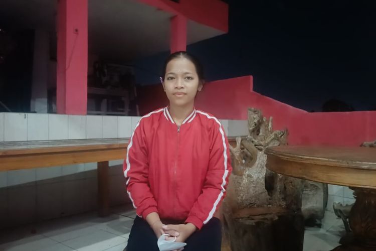 Dari Panti Asuhan ke Bangku Kuliah, Jalan Hidup Dewik Mengejar Mimpi